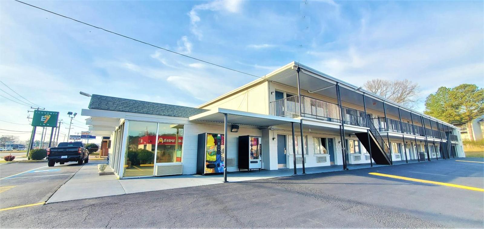 Economy 7 Inn- Newport News Main image 1